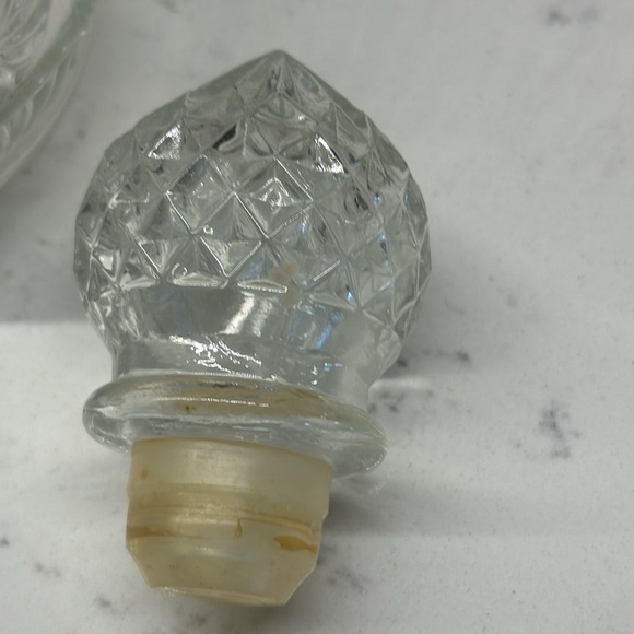 Vintage Cut Round Glass Decanter, Liquor Decanter - Picture 7 of 10